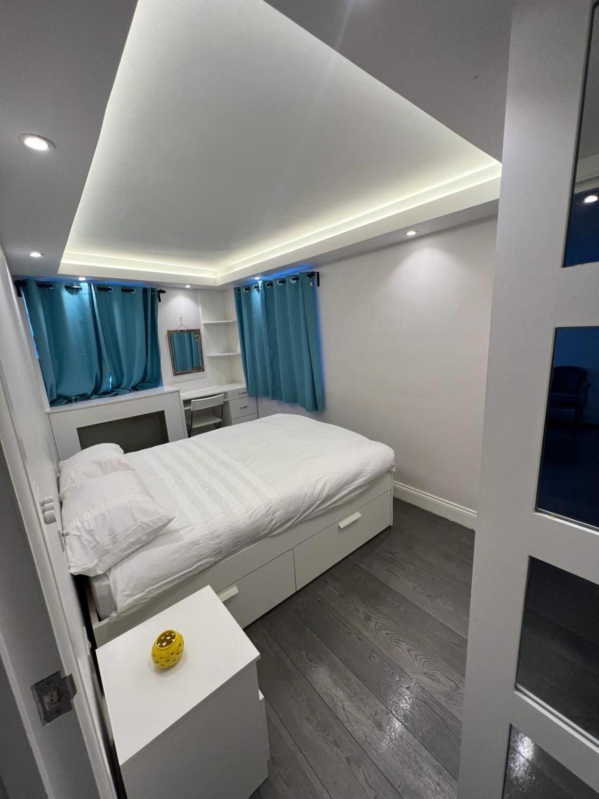 Lovely Chelsea Entire Apartment London City Экстерьер фото