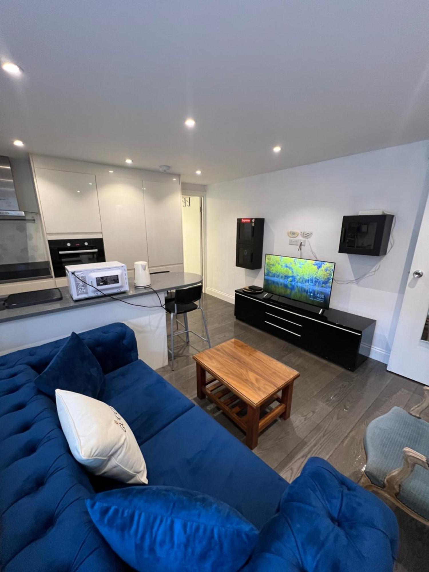Lovely Chelsea Entire Apartment London City Экстерьер фото