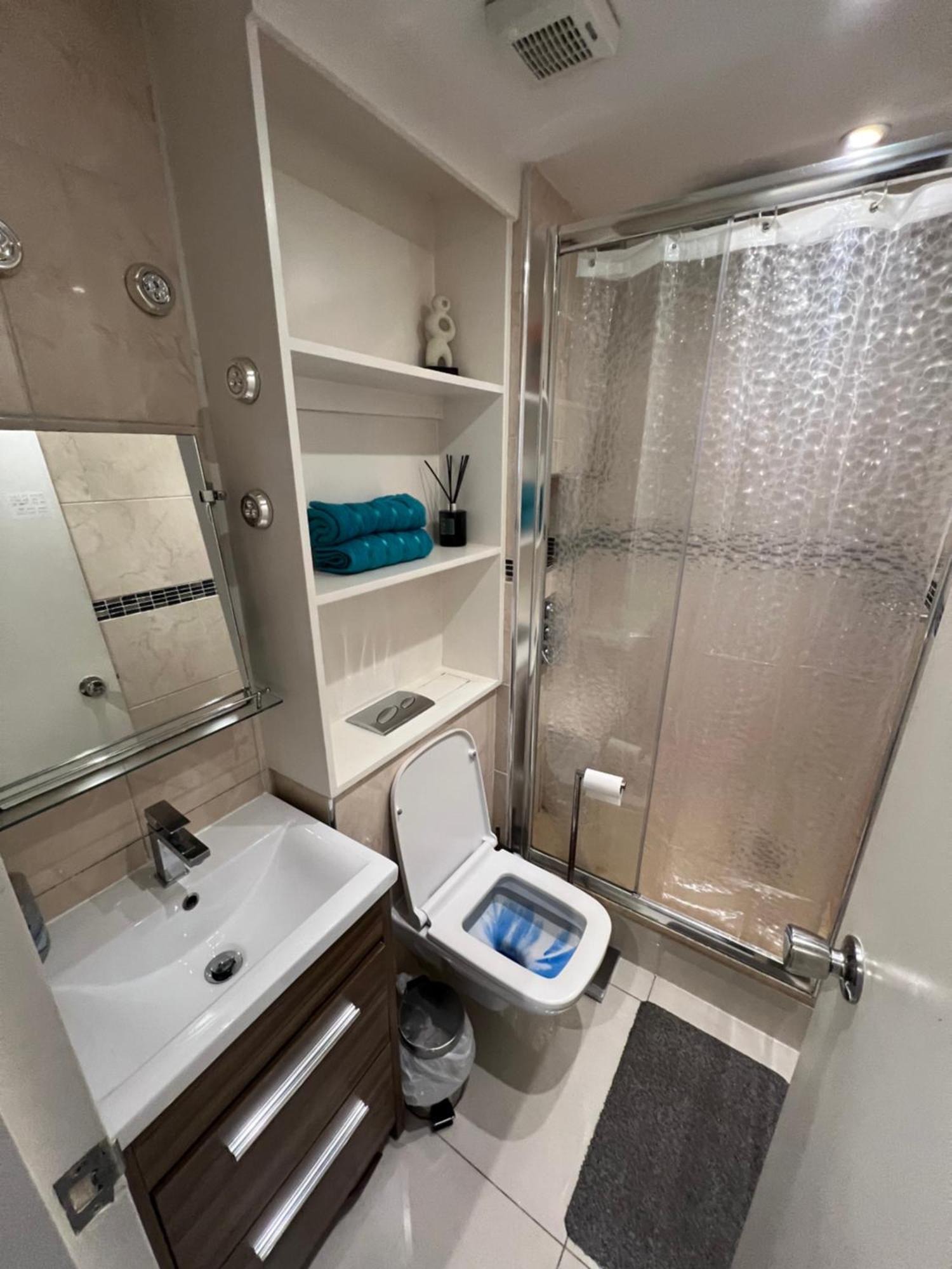 Lovely Chelsea Entire Apartment London City Экстерьер фото